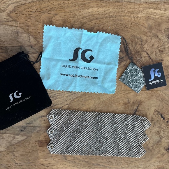 Liquid Metal Bracelet with 3 Snaps - Picture 11 of 15